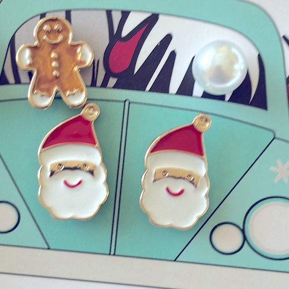 🎅🏽🎄 MIX IT “ Rollin with my Gnomies” 9 set of Holiday earrings NWT !!! 🎄🎅🏽 - Picture 6 of 8
